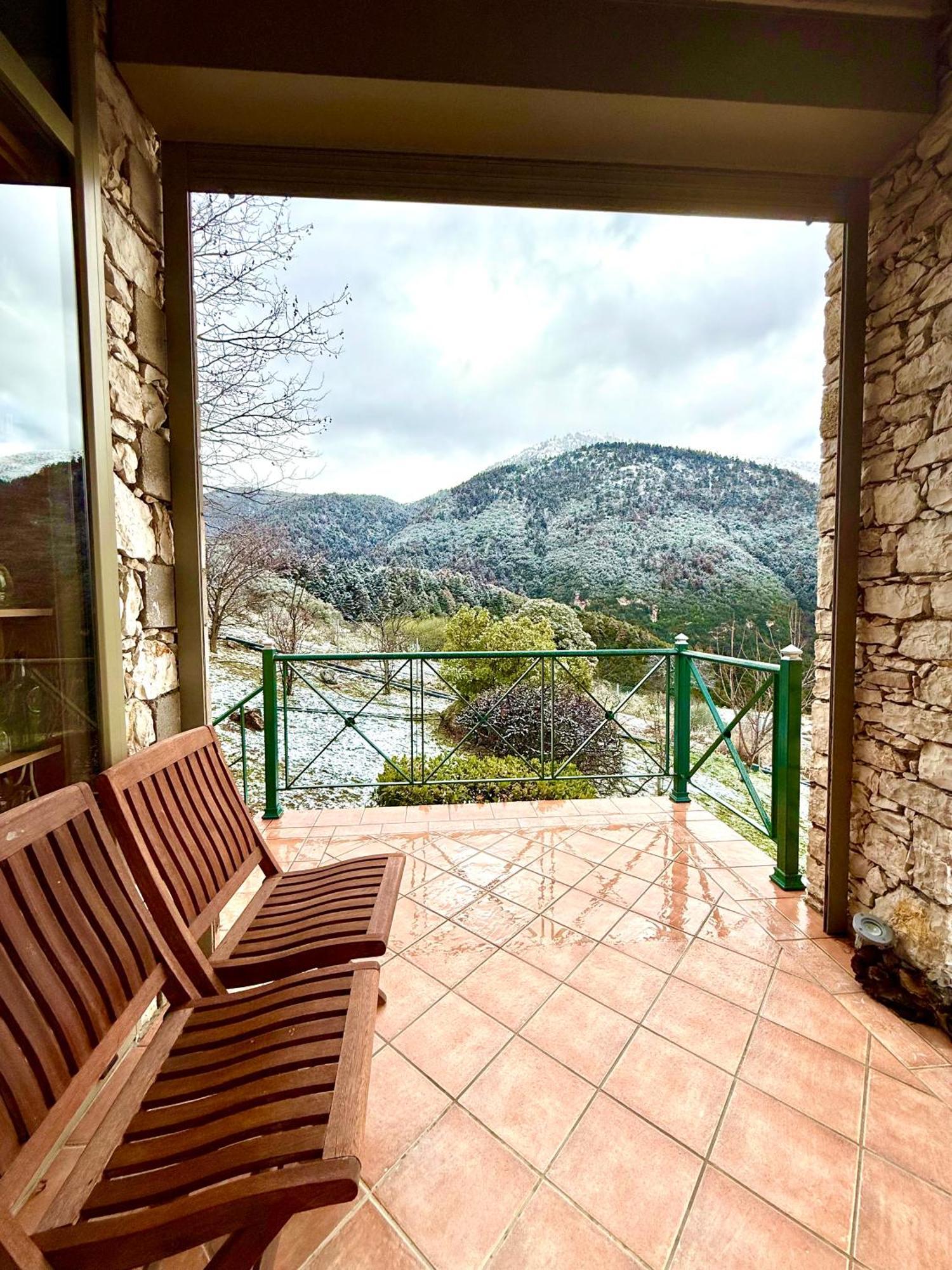 Nano στο βουνό με τζάκι Villa Kalavryta